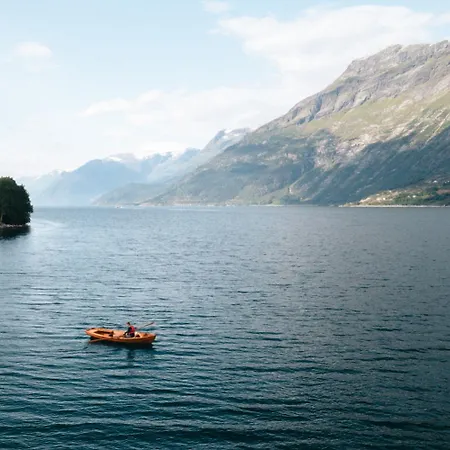 Trolltunga - Mountain & Waterfall View شقة أودا